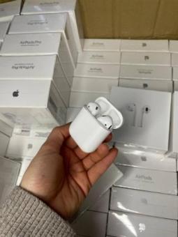 AirPods Pro / 6990 и  AirPods 2/ 5990